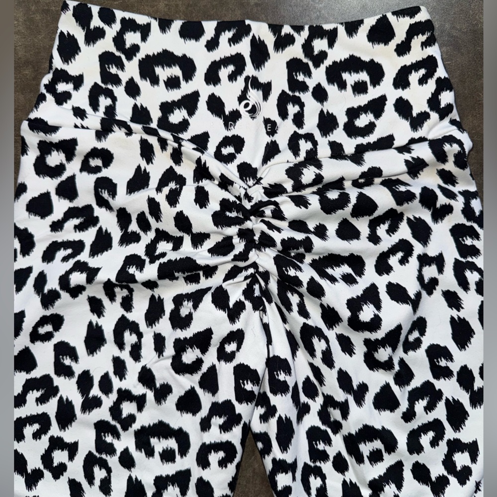 Ryderwear Black & White Leopard Print Leggings